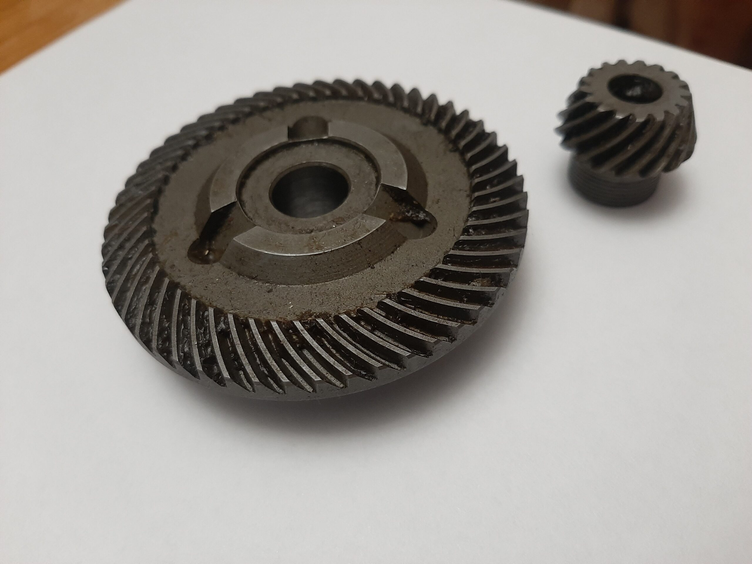 Zubčanik za brusilicu